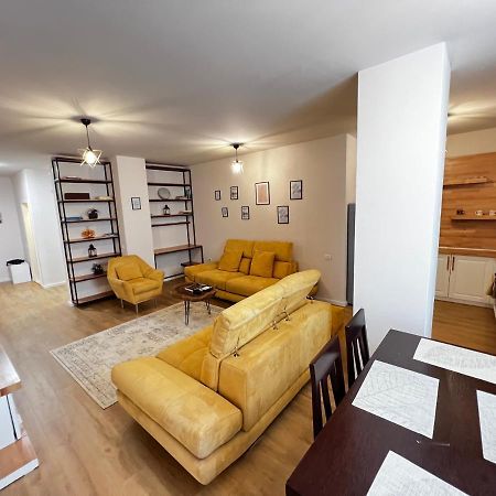 Tirana Main Square Apartment ภายนอก รูปภาพ