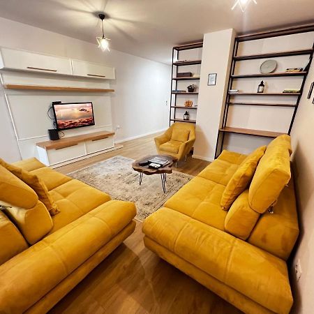 Tirana Main Square Apartment ภายนอก รูปภาพ