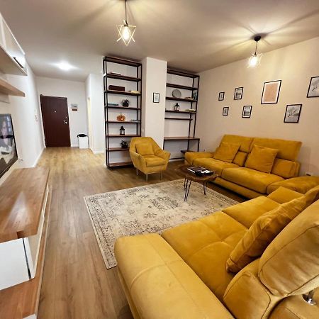 Tirana Main Square Apartment ภายนอก รูปภาพ