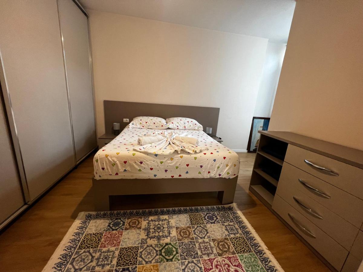 Tirana Main Square Apartment ภายนอก รูปภาพ