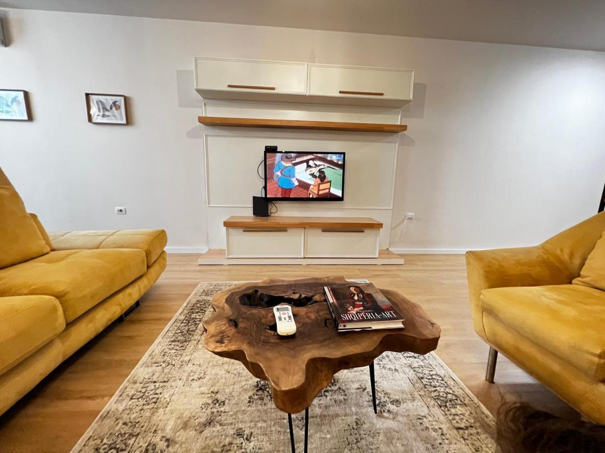 Tirana Main Square Apartment ภายนอก รูปภาพ