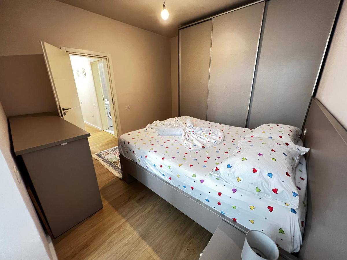 Tirana Main Square Apartment ภายนอก รูปภาพ