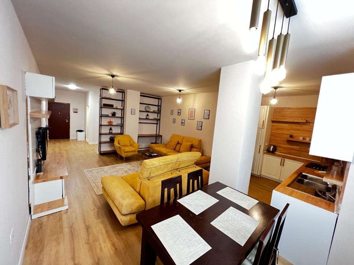 Tirana Main Square Apartment ภายนอก รูปภาพ