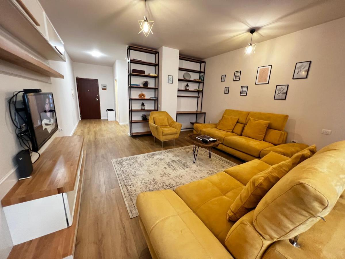 Tirana Main Square Apartment ภายนอก รูปภาพ