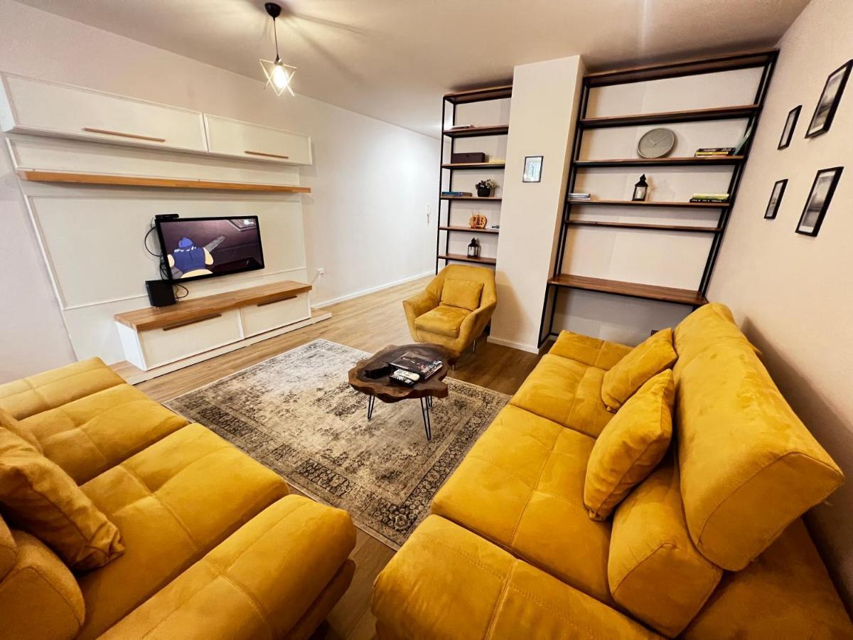 Tirana Main Square Apartment ภายนอก รูปภาพ