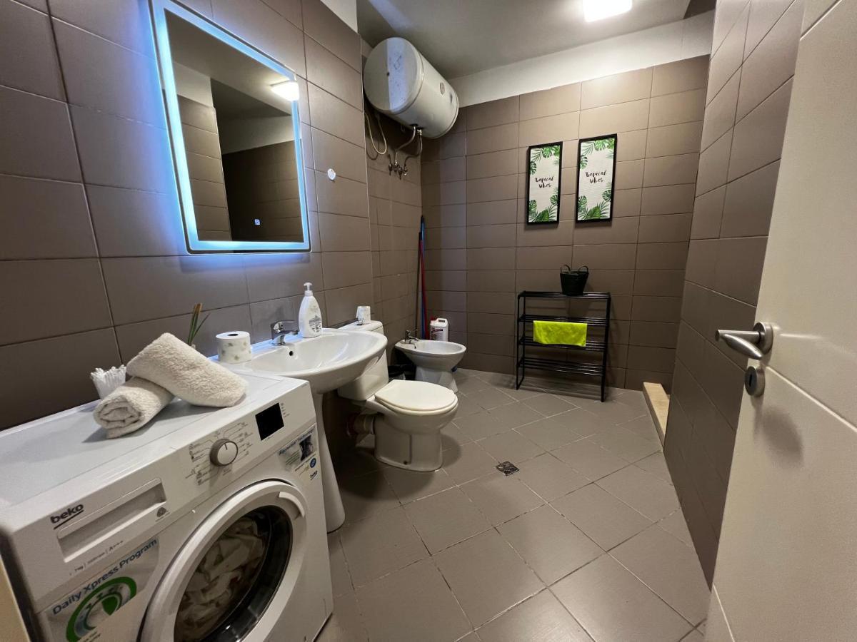 Tirana Main Square Apartment ภายนอก รูปภาพ