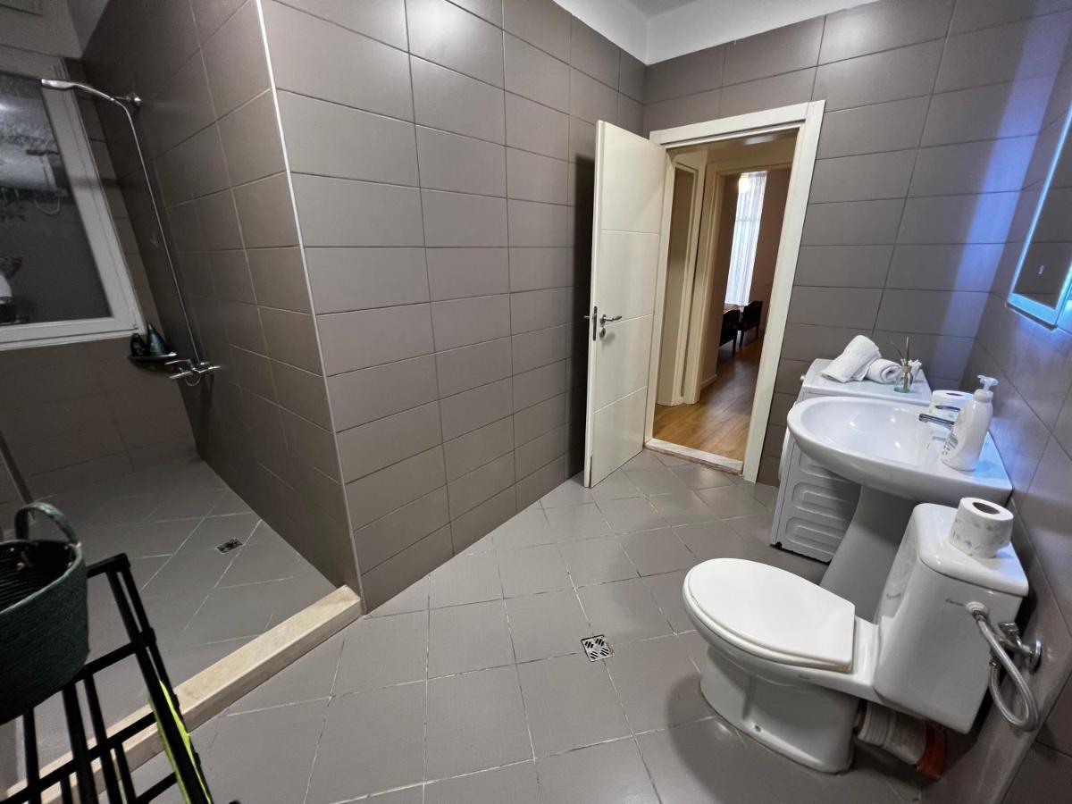 Tirana Main Square Apartment ภายนอก รูปภาพ