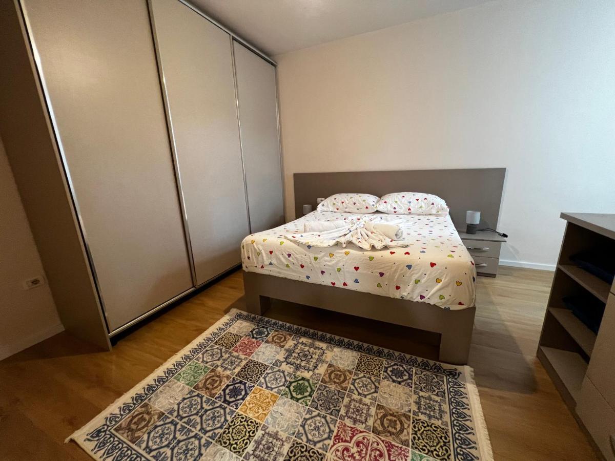 Tirana Main Square Apartment ภายนอก รูปภาพ