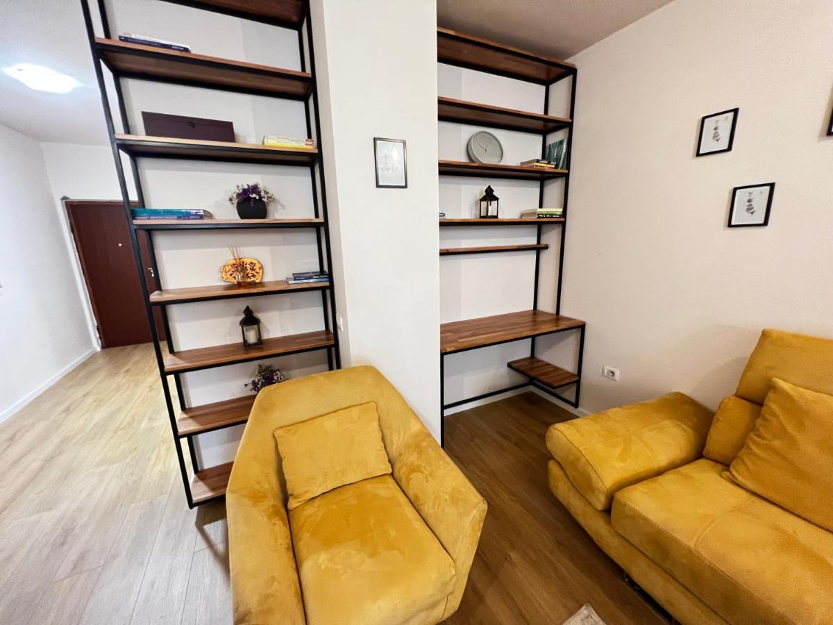 Tirana Main Square Apartment ภายนอก รูปภาพ