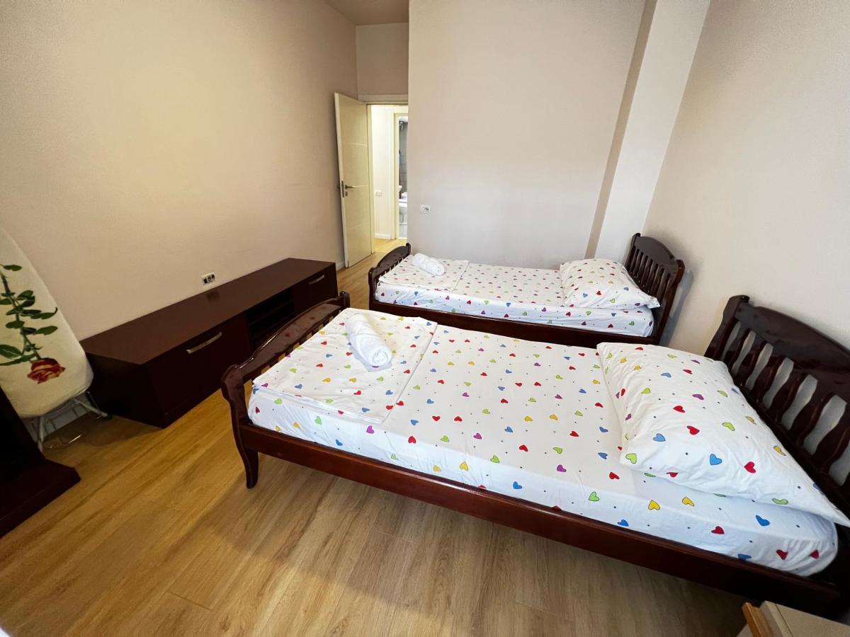 Tirana Main Square Apartment ภายนอก รูปภาพ