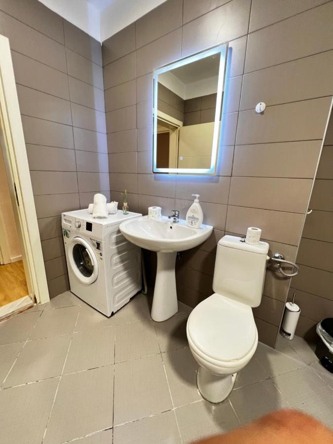 Tirana Main Square Apartment ภายนอก รูปภาพ