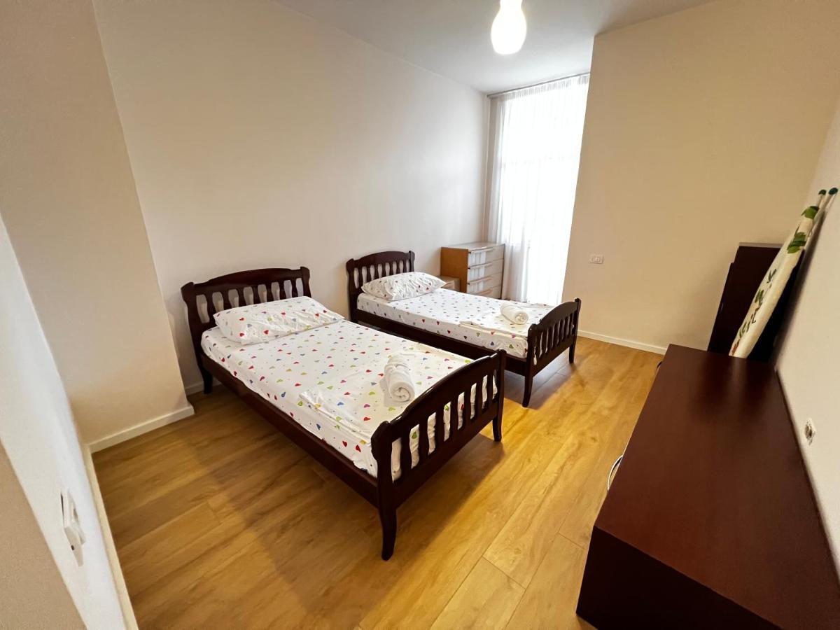 Tirana Main Square Apartment ภายนอก รูปภาพ
