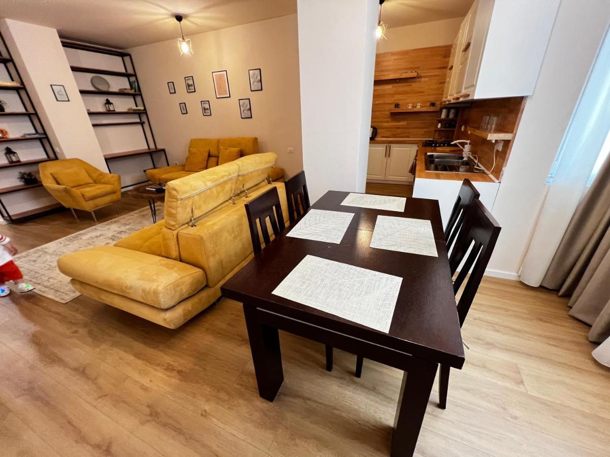 Tirana Main Square Apartment ภายนอก รูปภาพ