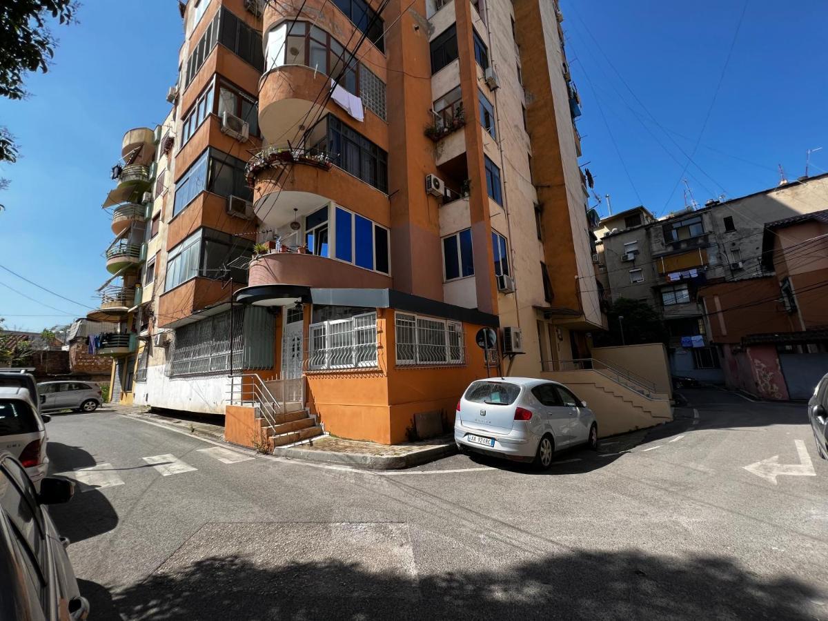Tirana Main Square Apartment ภายนอก รูปภาพ